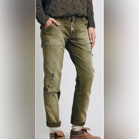free people Mountaineer Destroyed Jeans . - Picture 5 of 11